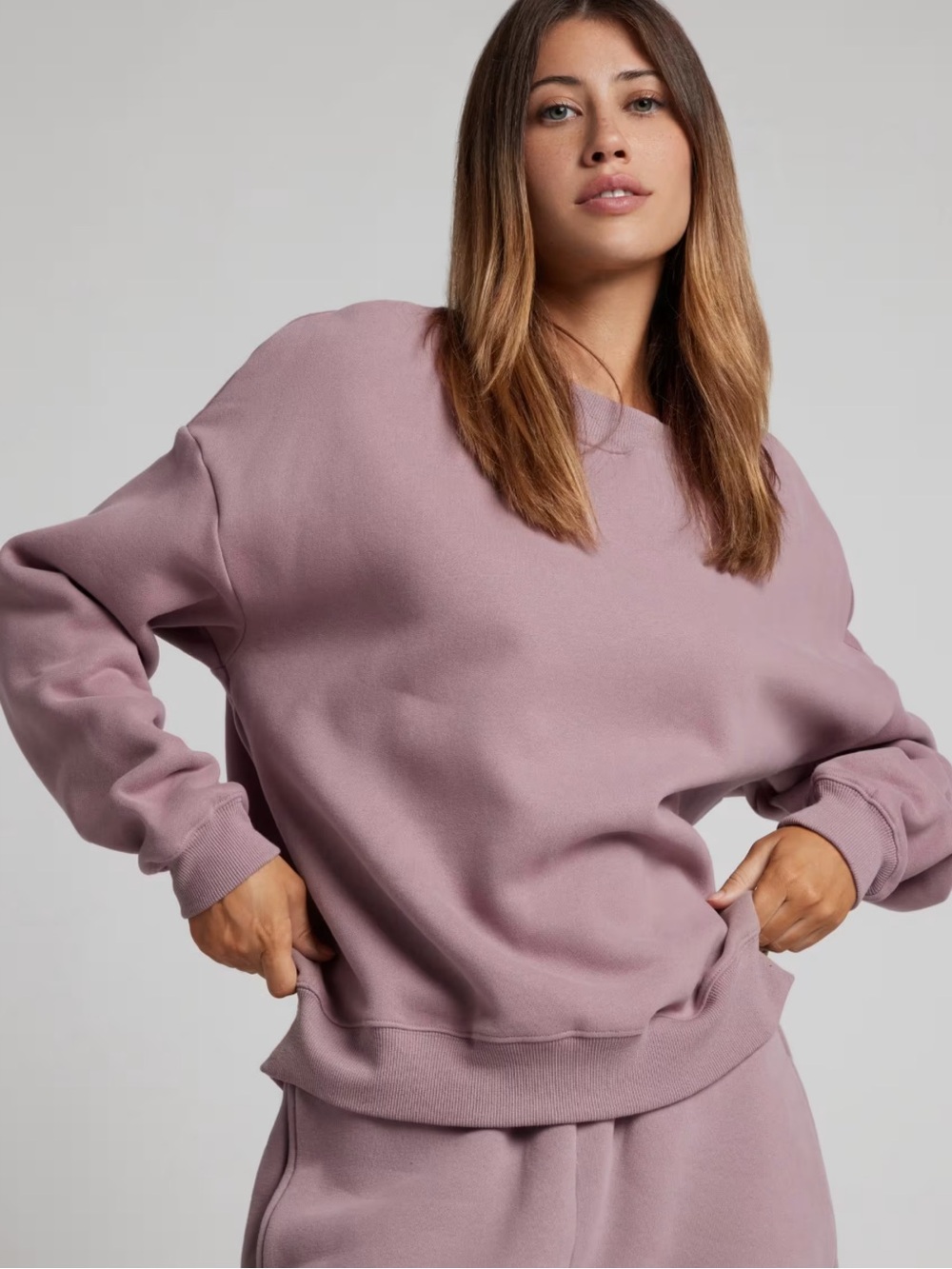 Comfrt Women’s Crew Sweatshirt (Dusty Mauve / Orchid)